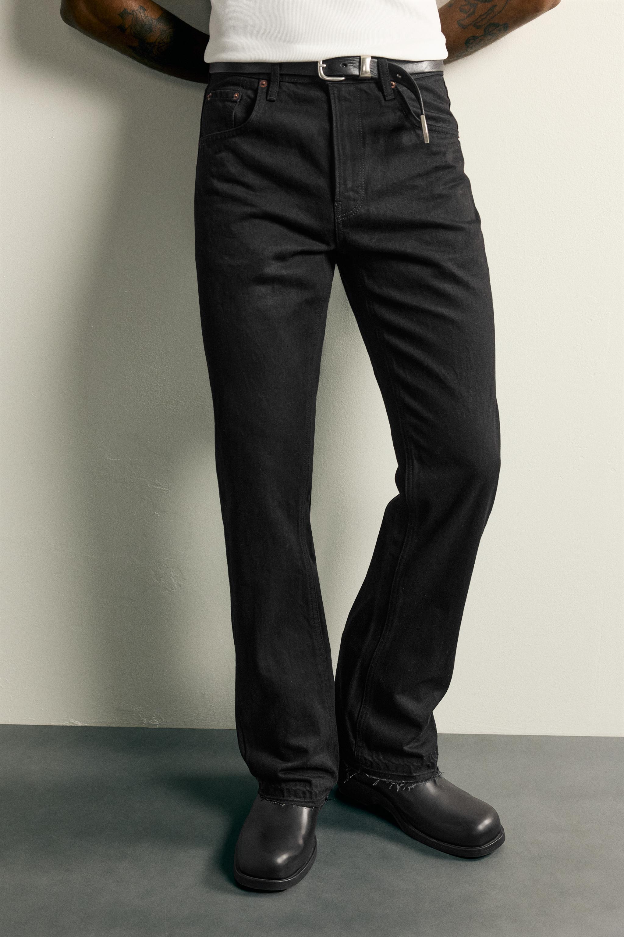FLARE FIT JEANS